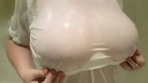 bouncing tits wet shirt - Wet Tee Shirt Porn - Tee Shirt & Wet Tee Videos - EPORNER