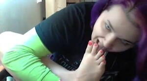 emo girl toe sucking - Goth emo girl licks her own feet | xHamster