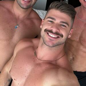 Huge Gay Hunk Porn - Aussie Hunk Jake Sydney Gets Fucked Raw By Gay Porn Star Rhyheim Shabazz's  Massive Cock