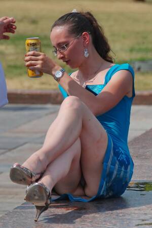 accidental upskirt pussy flashing - Accidental Public Upskirt (claim) | MOTHERLESS.COM â„¢