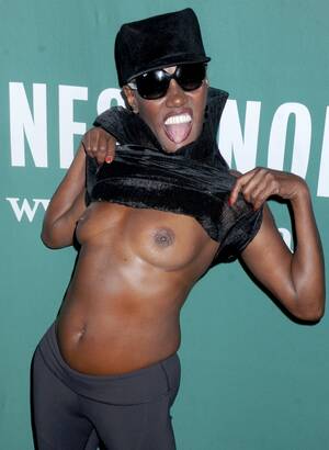 Grace Jones Nude Porn - Beverly Grace Jones Nude In Public (15 Photos) | #The Fappening