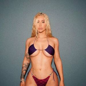 Iggy Azalea Naked Lesbian Sex - Iggy Azalea unleashes figure in tiniest string bikini yet for wild OnlyFans  promo - Daily Star
