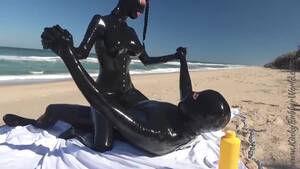 beach sex video latex - Latex Fuck on The beach - ThisVid.com