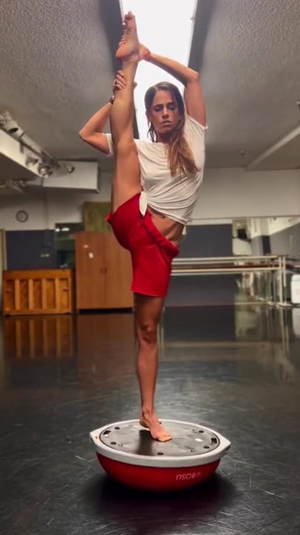 Dance Moms Sexy Legs Open - A ballerina balancing and stretching. : r/oddlysatisfying