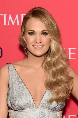 Carrie Underwood Porn - The Perfect Nude Lip Glosses that Work for Kate Moss and Carrie Underwood |  Glamour