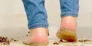 Crush Barefoot - Cockroaches 3 jenny crush fetish - Tnaflix.com