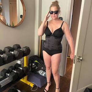 Amy Schumer Big Tits - Did Amy Schumer Get Plastic Surgery? Transformation Photos