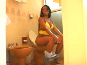 Brazil Toilet Porn - Nasty Brazilian Joyce Oliveira