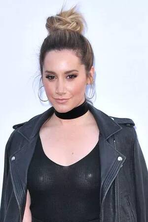 Ashley Tisdale Vagina Slip Porn - Ashley Tisdale left â€œdyingâ€ with embarrassment after she flashes her nipple  covers on red carpet - Mirror Online