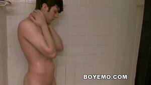 Emo Shower Porn - emo boy shower - XVIDEOS.COM
