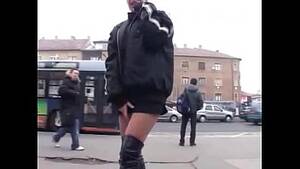 girls peeing in public - girl pees in public - XVIDEOS.COM