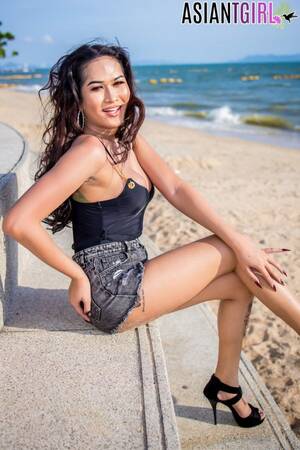 asian franks ladyboy helen - Bathing Suit Beauty Ladyboy Helen | Ladyboy Portal