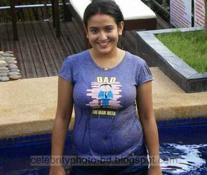 big boobs wet blouse - 