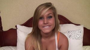 Amateur Blonde Girl Sucks - Super cute blonde 18 yr old amateur teen sucks a fat cock - XVIDEOS.COM