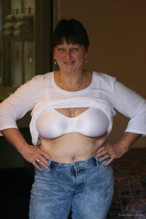 60 plus bbw porn - Roberta still being slut at 60 granny mature bbw amateur porn