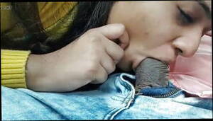 desi girl sucking cock - Indian girl sucking cock in the park - Tubator