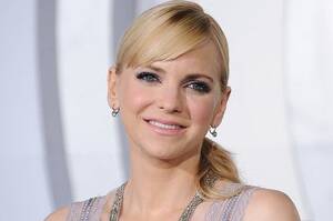 Anna Faris Porn Cock Suckers - So Anna Faris interviewed KVD on her podcast : r/BeautyGuruChatter