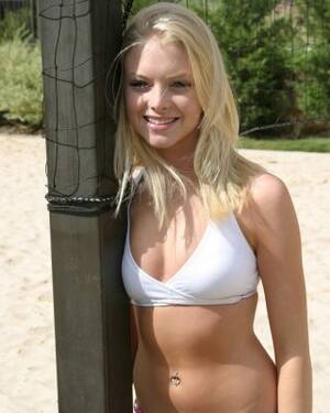 Amateur Blonde Bikini - Blonde amateur bikini teen at the beach Porn Pictures, XXX Photos, Sex  Images #3040190 - PICTOA