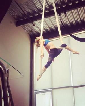 Aerial Silks Straight Porn - â€œThis movement phrase is finally starting to make sense to me. Next  objective: Aerial AcrobaticsAerial ...