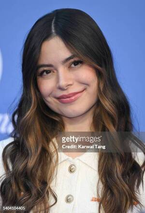 Miranda Cosgrove Strapon Porn - 2.091 fotos e imÃ¡genes de Miranda Cosgrove Photos - Getty Images