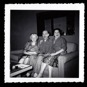 50s vintage swinger - SEXED-UP HOUSEWIFE SWINGER PORN WOMEN & LUCKY HORNY MAN! 1950s VINTAGE  PHOTO! | eBay