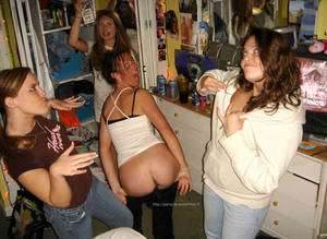 mooning teen girls - sexy girls mooning porn videos sexy nude animated babe