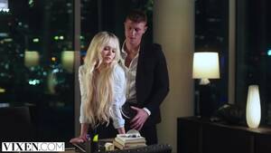 Blonde Secretary Fuck Thankful - Grateful blonde secretary works on her boss' cock