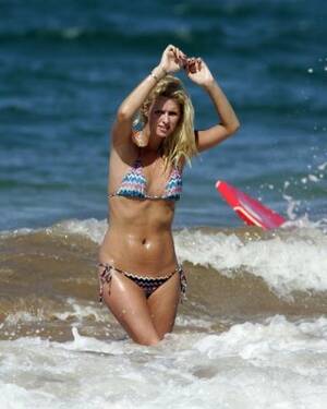 Celebrity Bikini - Celebrity Hot Bikini Porn Pics - PICTOA