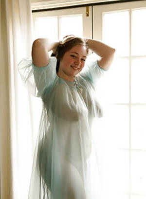 bbw nude models standing - Chubby Nude Pics, Curvy Nudes - Nerd Nudes