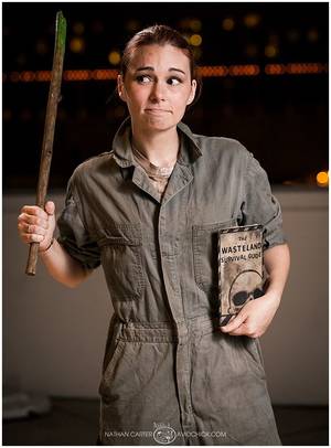 Fallout 3 Moira Brown Porn - Dragon Con 2013 Believable Moira Brown Cosplay<<<< omg this is adorable