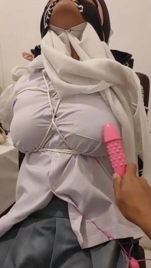 Hijab Bondage Porn - Jilbab SMA disekap BDSM - ThisVid.com