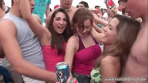 Group Dance Porn - Awesome group scene with sexy dancing - XVIDEOS.COM