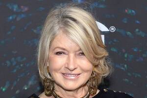 drew barrymore - Martha Stewart and Drew Barrymore Wore Matching Nude Lipstick on Drew's  Show â€” See Photo | Allure