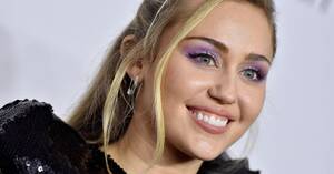 Miley Cyrus Gangbang Porn - Miley Cyrus Got Her Mom Hooked on Pot After Near-Fatal Bus Fire