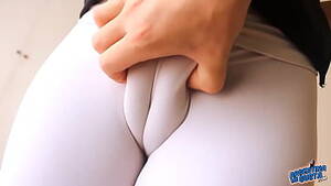 fat naked camel toe - This pawg got a fat cameltoe - XNXX.COM