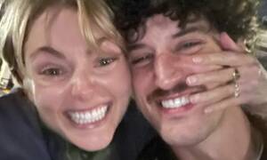 Annasophia Robb Porn Black - AnnaSophia Robb is engaged! The Carrie Diaries actress flashes her  engagement ring | Daily Mail Online