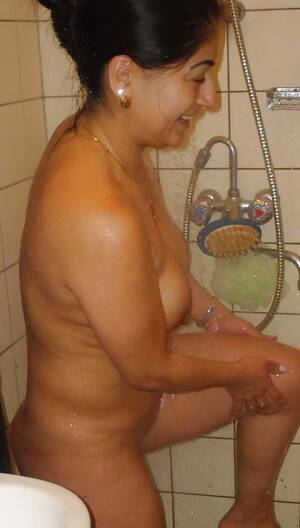 mature bathroom - Mature in bathroom - ZB Porn