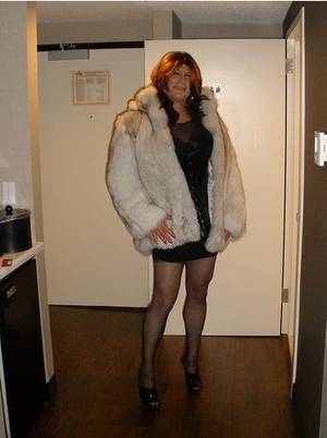 crossdresser shemale fur coat - Fur, crossdressing, trannies, etc.