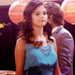 Mrs. Russo Wizards Of Waverly Place Porn Mom - Selena Gomez as Alex Russo in Wizards Of Waverly Place.
