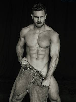 Kirill Dowidoff Porn - Kirill Dowidoff, drop those jeans! lol