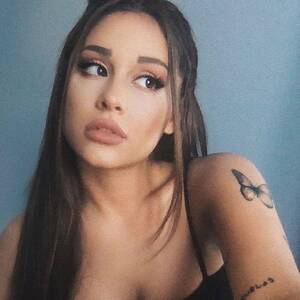 Harry Potter Ariana Grande Porn - Ariana Grande Wears Oversized Sunglasses and Face Mask