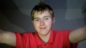 Blackmail Selfies - Cyber-blackmail: How to keep safe and deal with it - BBC News