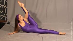 Girls In Spandex Bodysuit Porn - Beautiful flexible teen does sexy yoga in tight spandex bodysuit