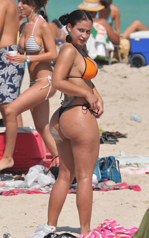 Big Ass Latina Beach - Big Booty Pics (non-porn) atã€Pictoaã€‘