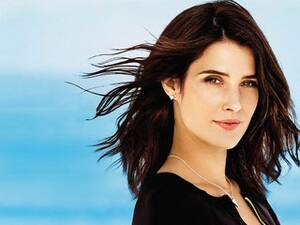 Cobie Smulders Porn Caption Image Fap - Cobie Smulders's Stay-Fit Tricks | SELF