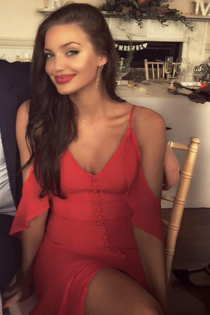 Angelina Jolie Blowjob Action - This Woman Looks So Much Like Angelina Jolie It's Scary