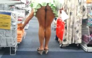 bent over public upskirt voyeur - Amateur upskirt ass flash no panties in supermarket VIDEO