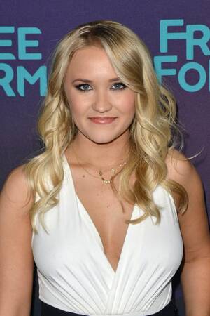 Emily Osment Porn - Emily Osment : r/celebnipvisibility
