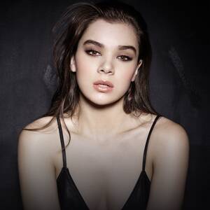 Hailee Steinfeld Lesbian - Hailee Steinfeld -