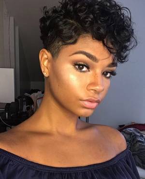 Diva Short Hair Ebony Porn - This cut is just so fierce aiyanaalewis taperedcut curlyhair shortcutâ€¦